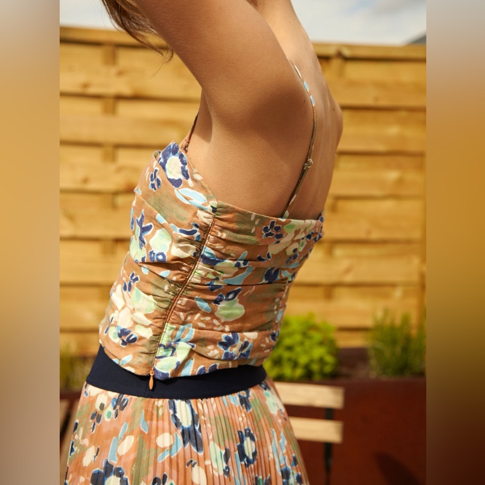 BUY 1 • GET 1 FREE - Wilfred “fatale” strapless 100% linen ruched top - Picture 2 of 5
